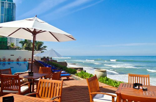 View-from-Pool-Bar-at-The-Galle-Face-Hotel